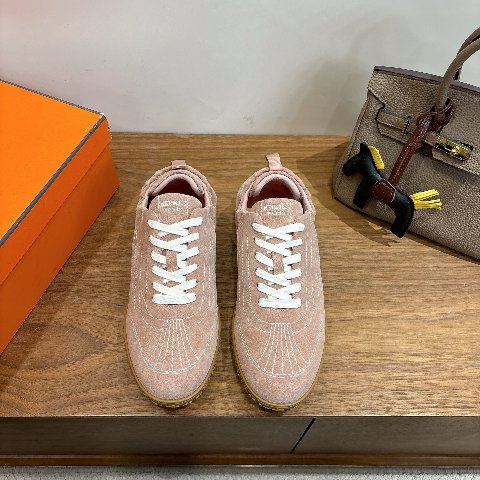 Counterfeit Hermès Shoes back view visual reference