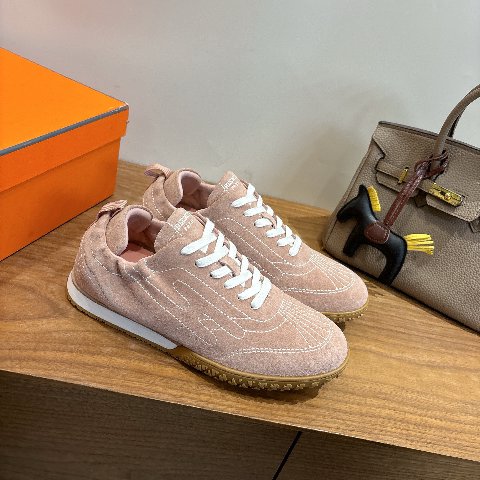 Counterfeit Hermès Shoes detail view visual reference