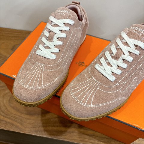 Counterfeit Hermès Shoes detail view visual reference