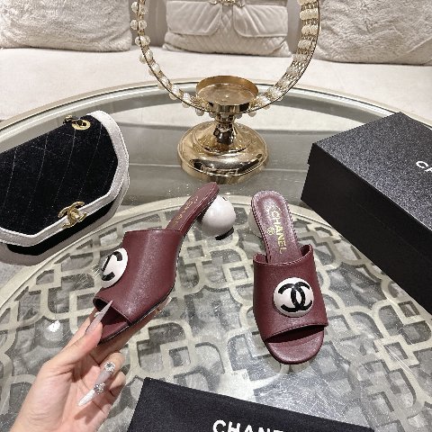 Counterfeit CHANEL Shoes back view visual reference