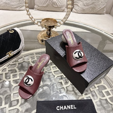 Counterfeit CHANEL Shoes detail view visual reference