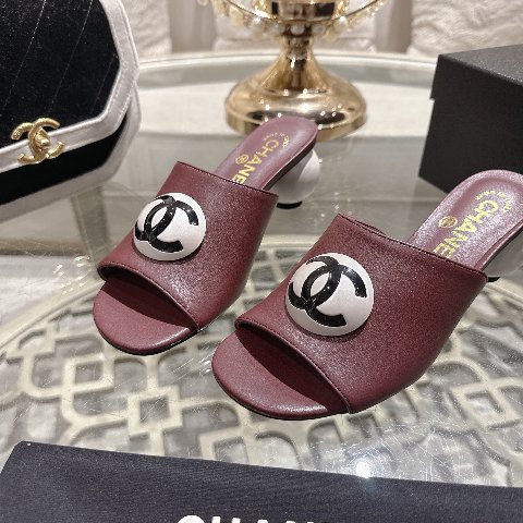 Counterfeit CHANEL Shoes detail view visual reference