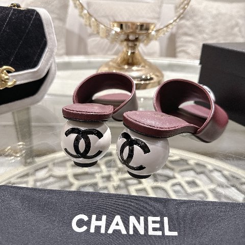 Counterfeit CHANEL Shoes detail view visual reference