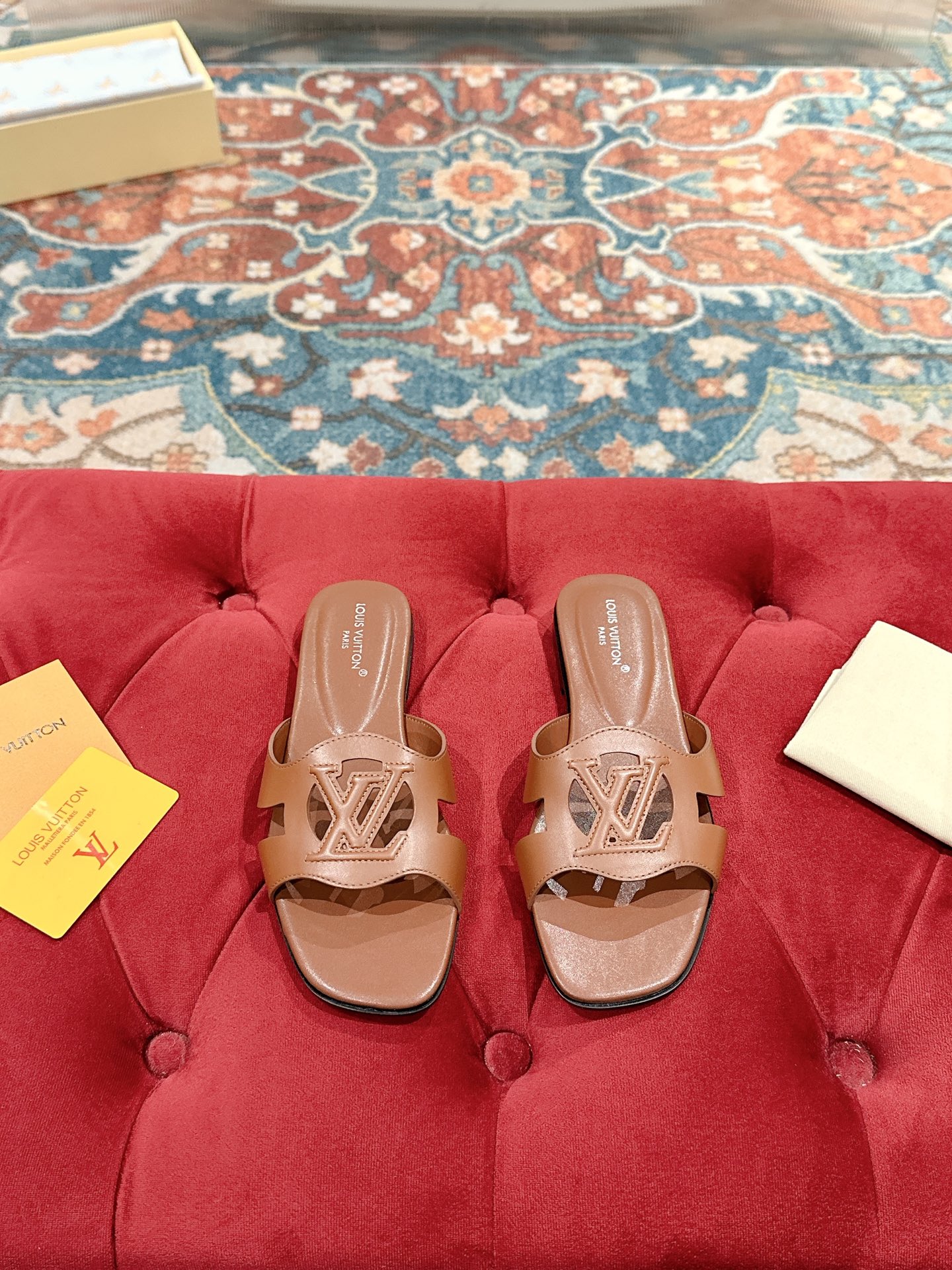 Counterfeit Louis Vuitton Shoes front view visual reference