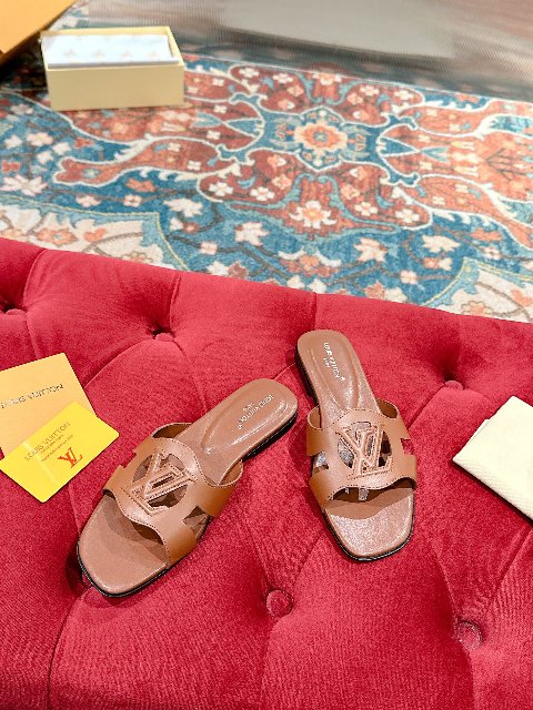 Counterfeit Louis Vuitton Shoes detail view visual reference