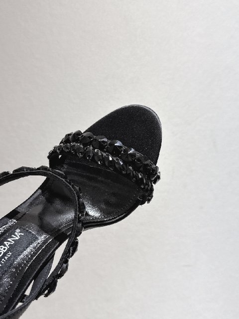 Counterfeit Shoes detail view visual reference