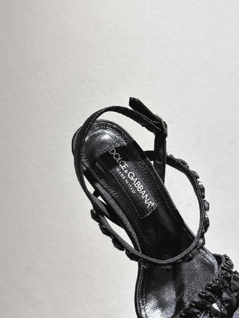 Counterfeit Shoes detail view visual reference
