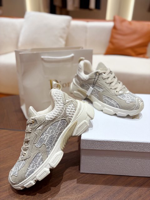 Counterfeit Christian Dior Shoes detail view visual reference