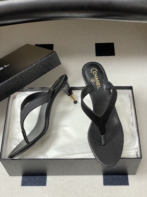 Counterfeit Shoes detail view visual reference