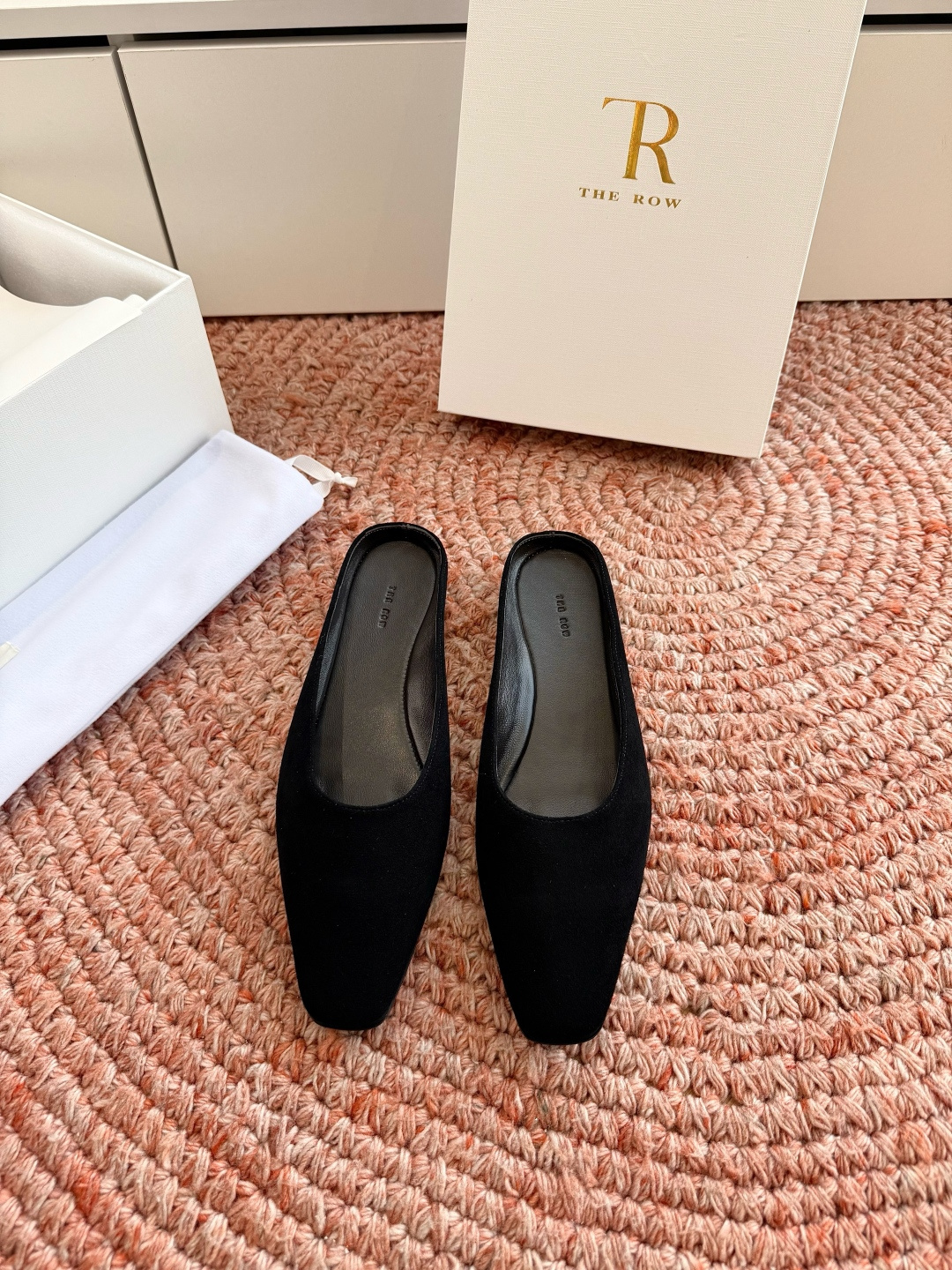 Counterfeit The Row Shoes front view visual reference