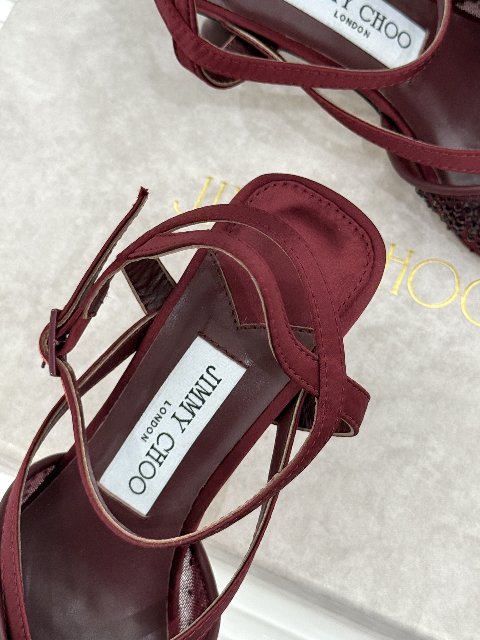 Counterfeit Jimmy Choo 26WF detail view visual reference