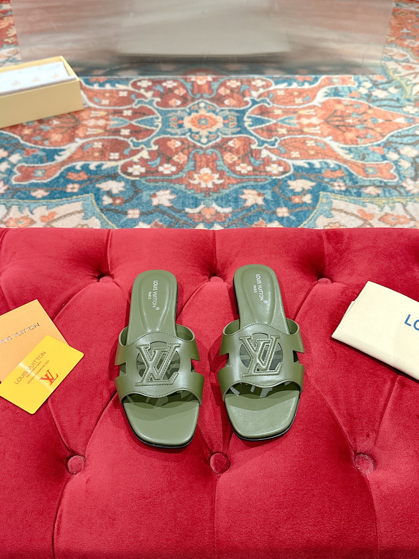 Counterfeit Louis Vuitton Shoes front view visual reference
