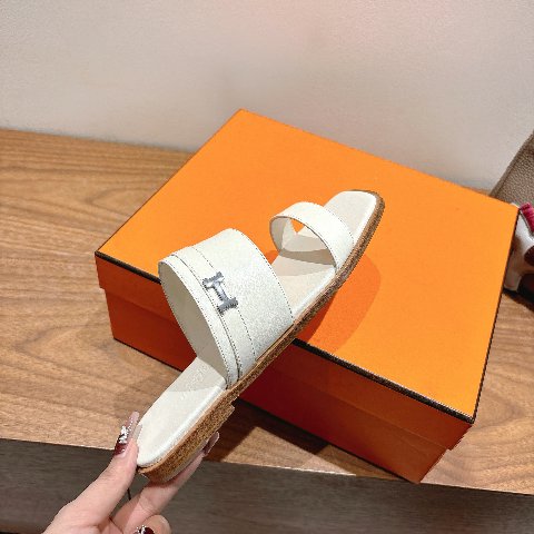 Counterfeit Hermès Shoes detail view visual reference