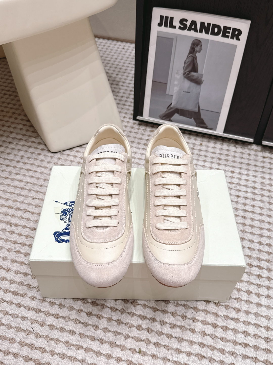 Counterfeit Burberry Knight Runner front view visual reference