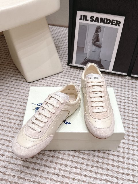 Counterfeit Burberry Knight Runner detail view visual reference