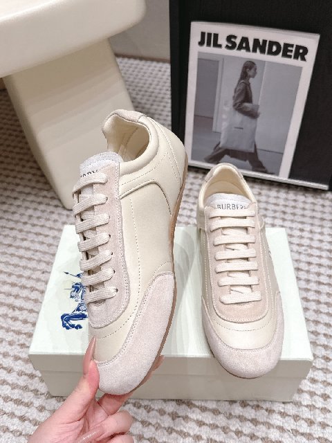 Counterfeit Burberry Knight Runner detail view visual reference