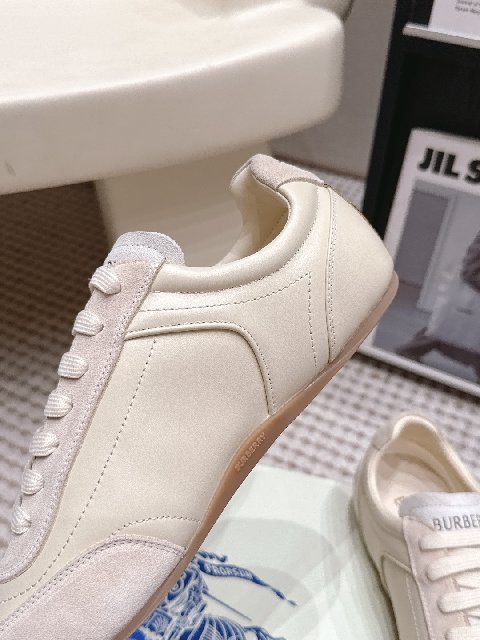 Counterfeit Burberry Knight Runner detail view visual reference