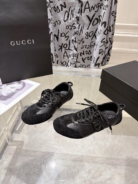 Counterfeit Gucci 26 Flex detail view visual reference