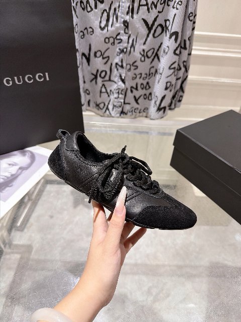 Counterfeit Gucci 26 Flex detail view visual reference