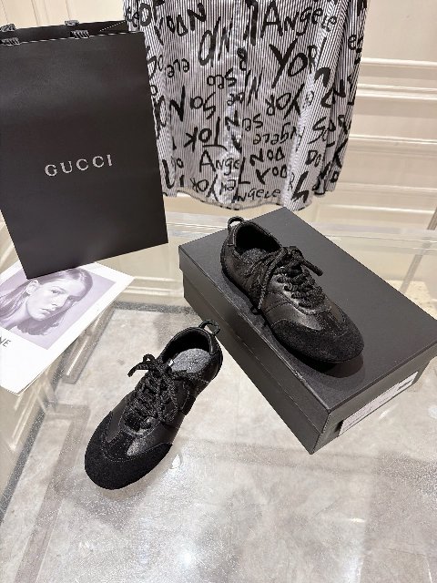 Counterfeit Gucci 26 Flex detail view visual reference