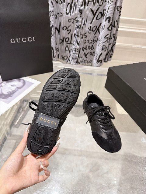 Counterfeit Gucci 26 Flex detail view visual reference