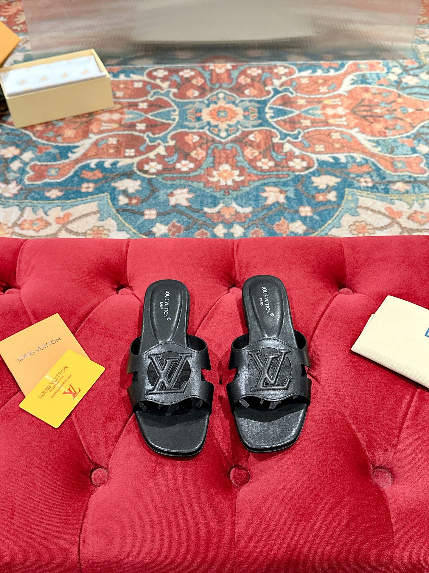 Counterfeit Louis Vuitton Shoes front view visual reference