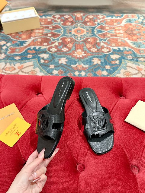 Counterfeit Louis Vuitton Shoes back view visual reference