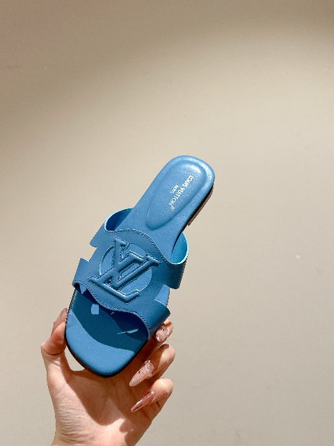 Counterfeit Louis Vuitton Shoes detail view visual reference