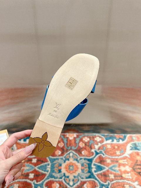 Counterfeit Louis Vuitton Shoes detail view visual reference