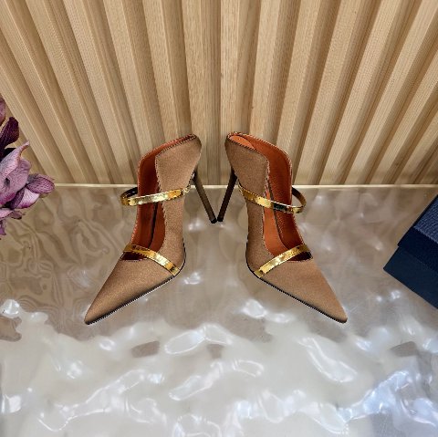 Counterfeit Malone Souliers P310 detail view visual reference