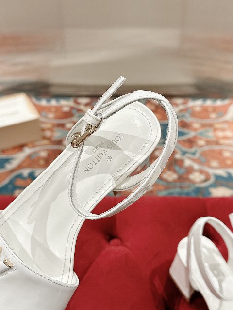 Counterfeit Louis Vuitton Shoes detail view visual reference