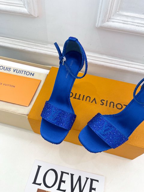 Counterfeit Louis Vuitton GALA PLATFORM detail view visual reference