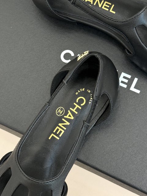 Counterfeit Shoes detail view visual reference