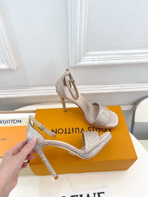 Counterfeit Louis Vuitton GALA PLATFORM detail view visual reference