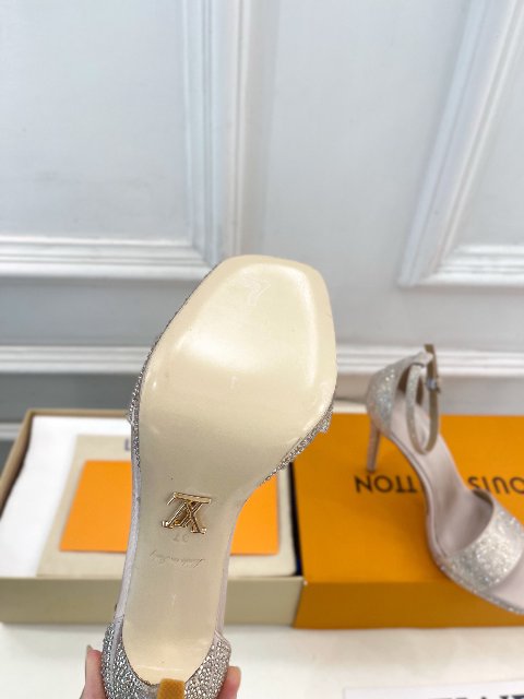 Counterfeit Louis Vuitton GALA PLATFORM detail view visual reference
