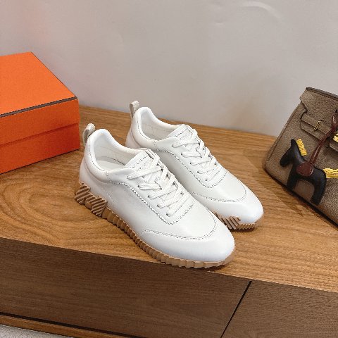 Counterfeit Hermès Shoes detail view visual reference