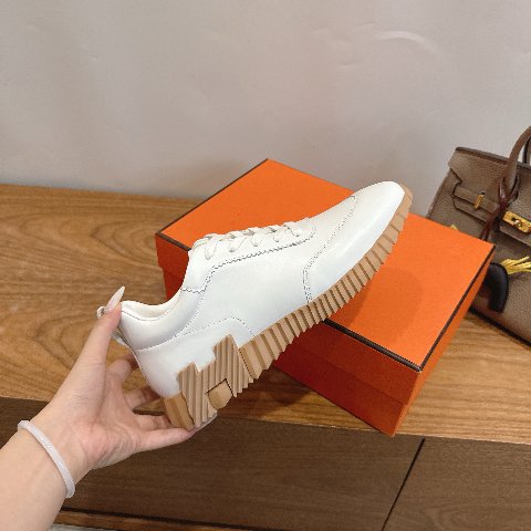 Counterfeit Hermès Shoes detail view visual reference