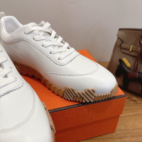 Counterfeit Hermès Shoes detail view visual reference