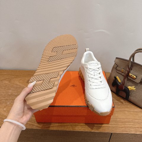 Counterfeit Hermès Shoes detail view visual reference