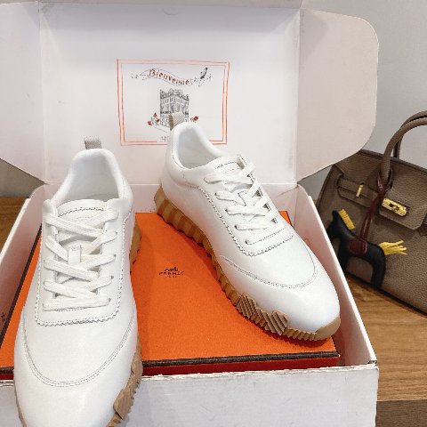 Counterfeit Hermès Shoes detail view visual reference
