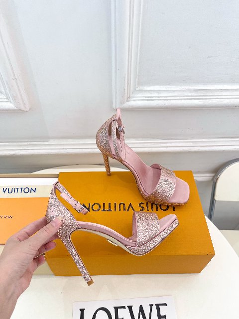 Counterfeit Louis Vuitton GALA PLATFORM detail view visual reference