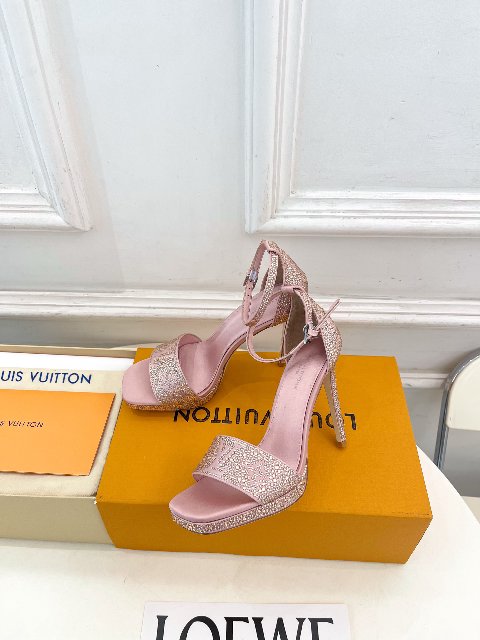 Counterfeit Louis Vuitton GALA PLATFORM detail view visual reference