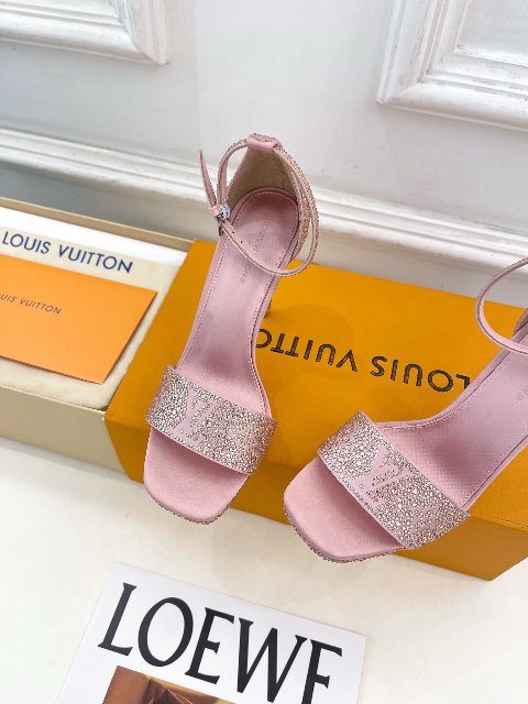 Counterfeit Louis Vuitton GALA PLATFORM detail view visual reference