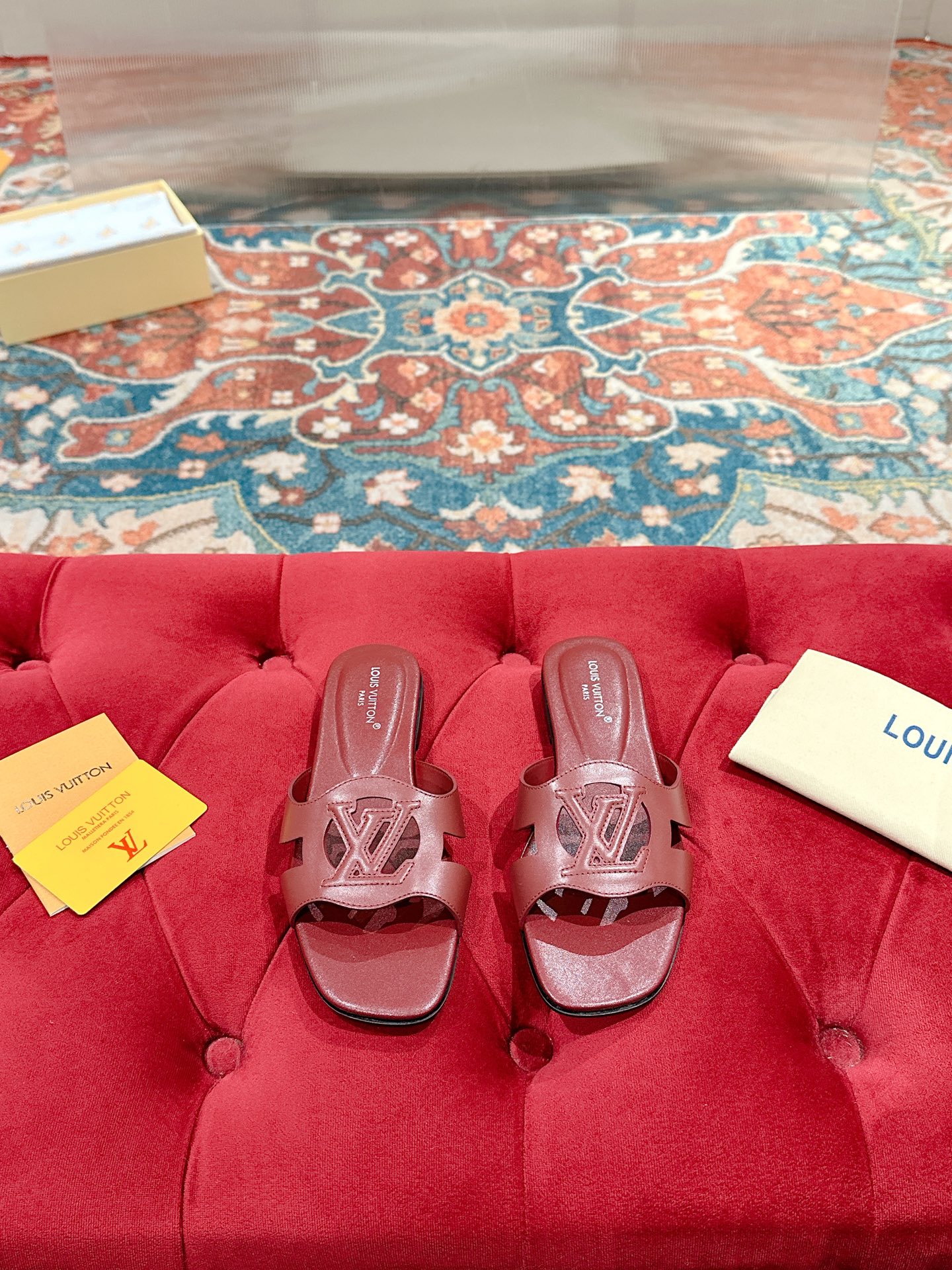 Counterfeit Louis Vuitton Shoes front view visual reference
