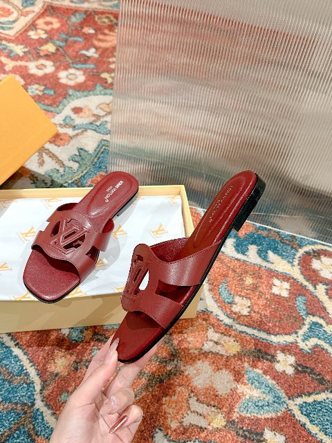 Counterfeit Louis Vuitton Shoes detail view visual reference