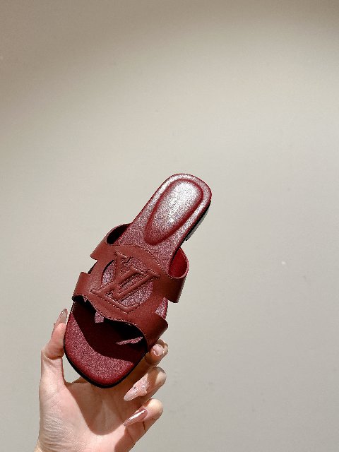 Counterfeit Louis Vuitton Shoes detail view visual reference