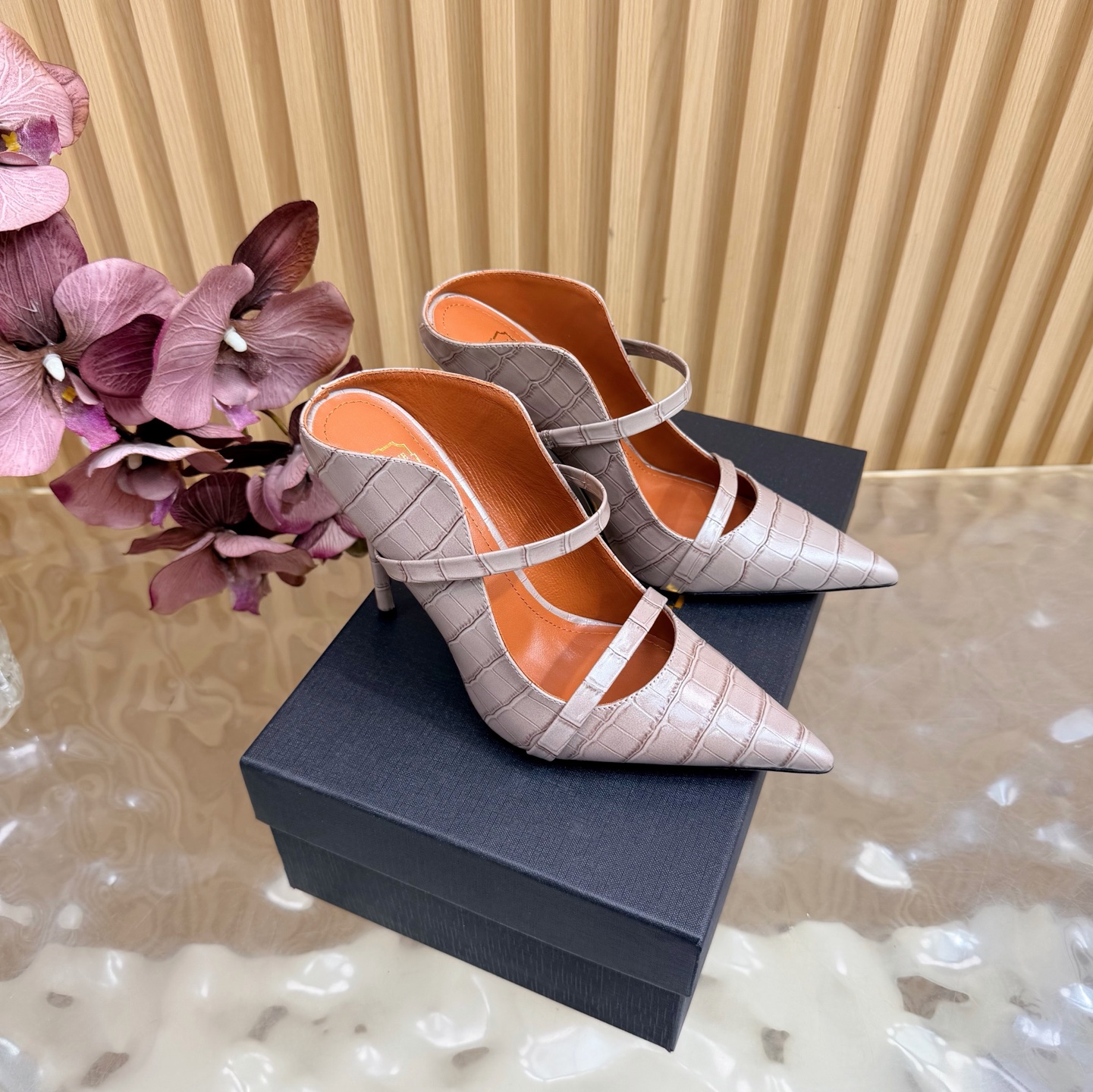 Counterfeit Malone Souliers Shoes front view visual reference