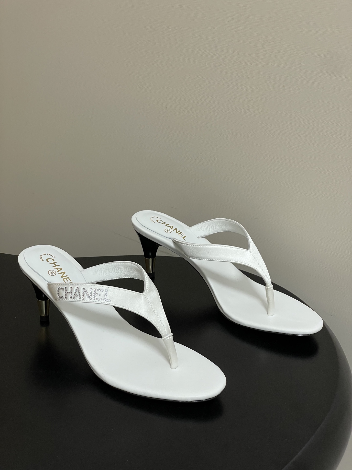 Counterfeit Shoes front view visual reference