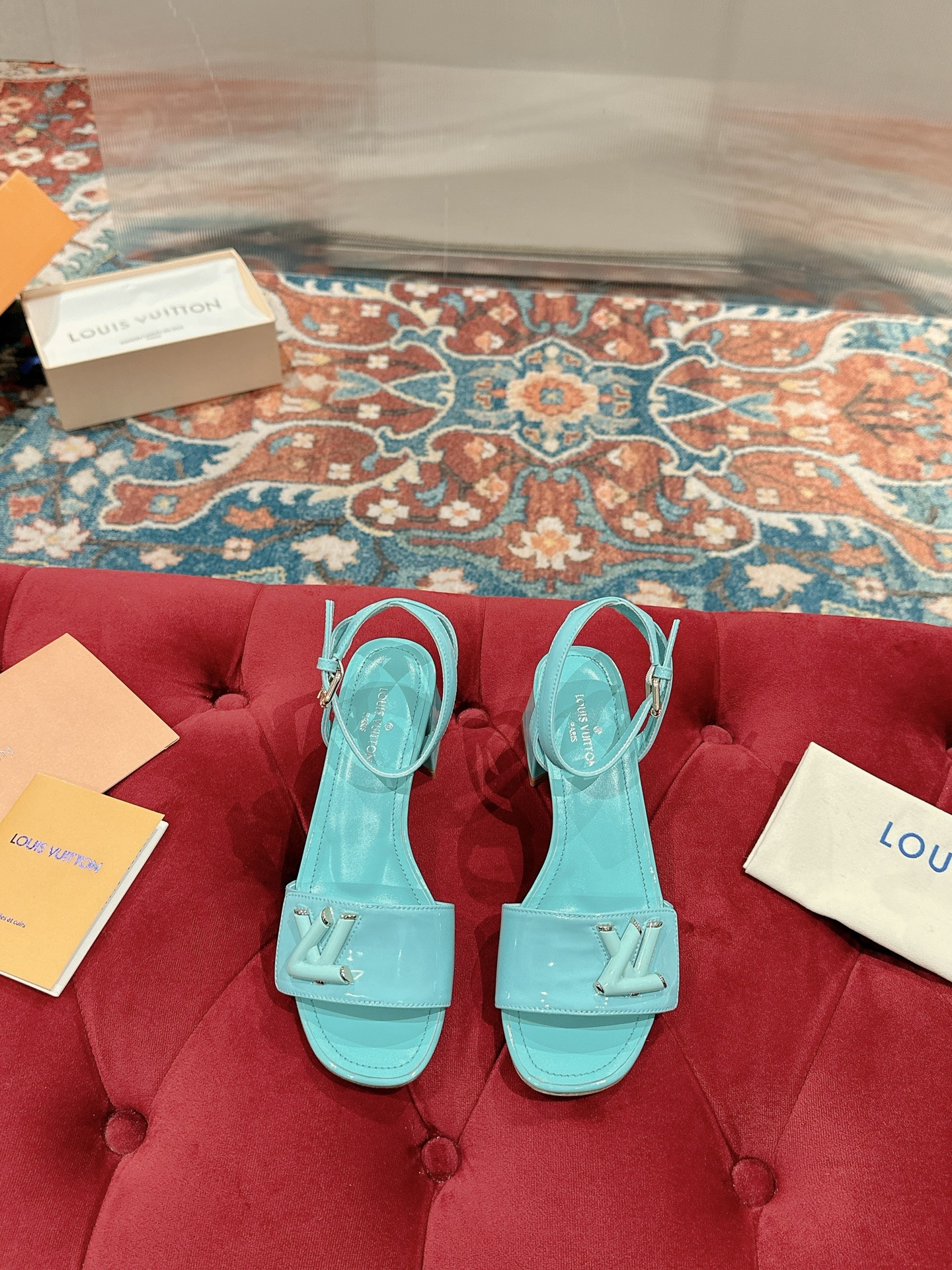 Counterfeit Louis Vuitton Shoes front view visual reference