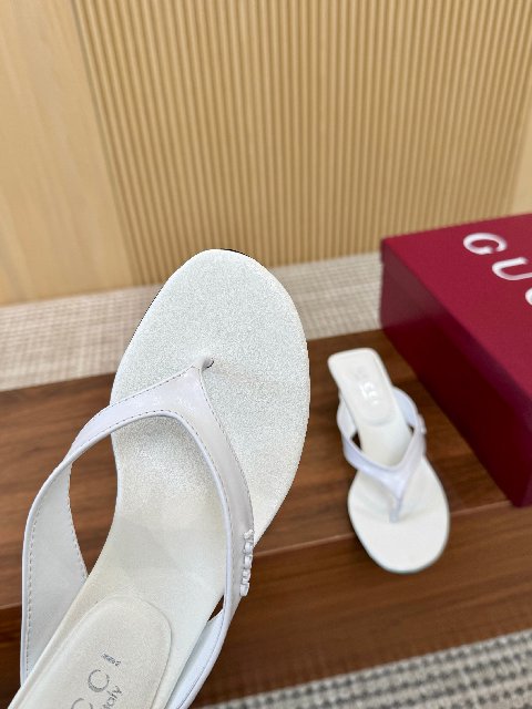 Counterfeit Shoes detail view visual reference